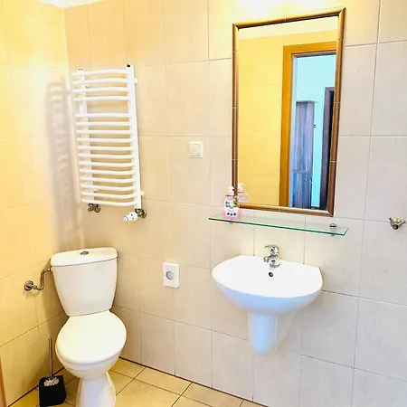 Agawa Restauracja&hotel מלון *